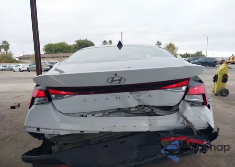 2024 Hyundai Elantra Sel z USA, uszkodzony, nr VIN KMHLM4DG1RU644284